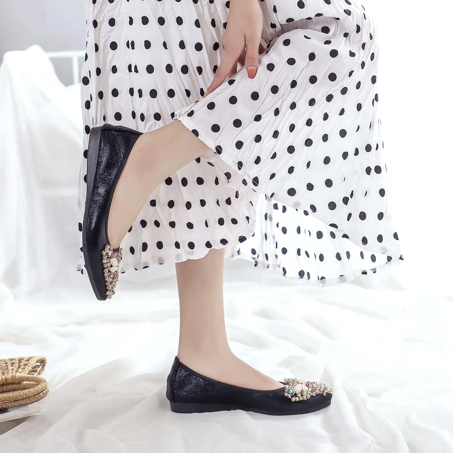 Hee grand Women Foldable Ballet Flats Bling Rhinestones Soft Leather Pointy Toe Flats Sparkle Wedding Dress Shoes Comfort Slip on Loafers Big Size