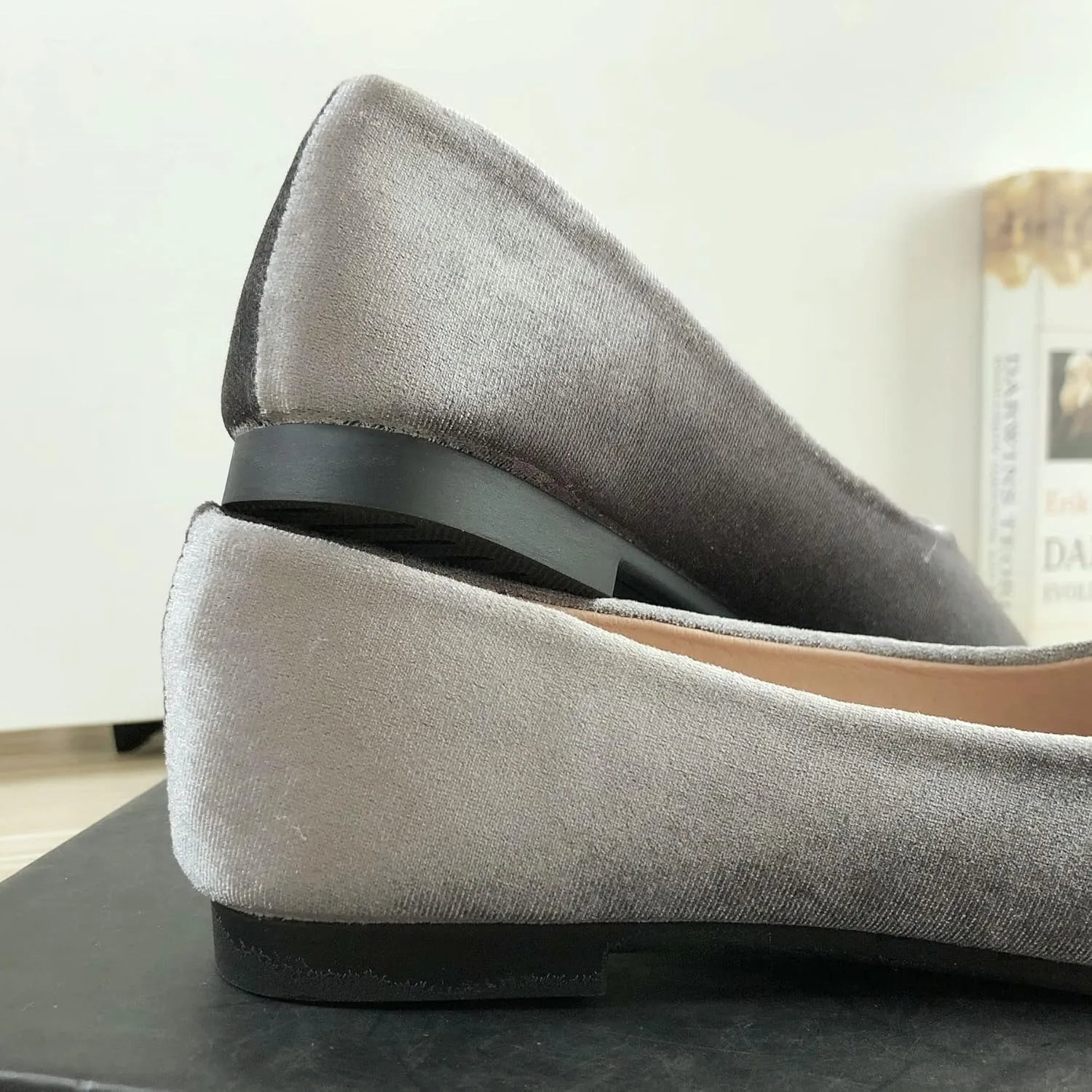 SAILING LU Flat Shoes for Women Casual Slip on Loafers Comfort Pointy Toe Ballet Flats Velvet Foldable Shoes