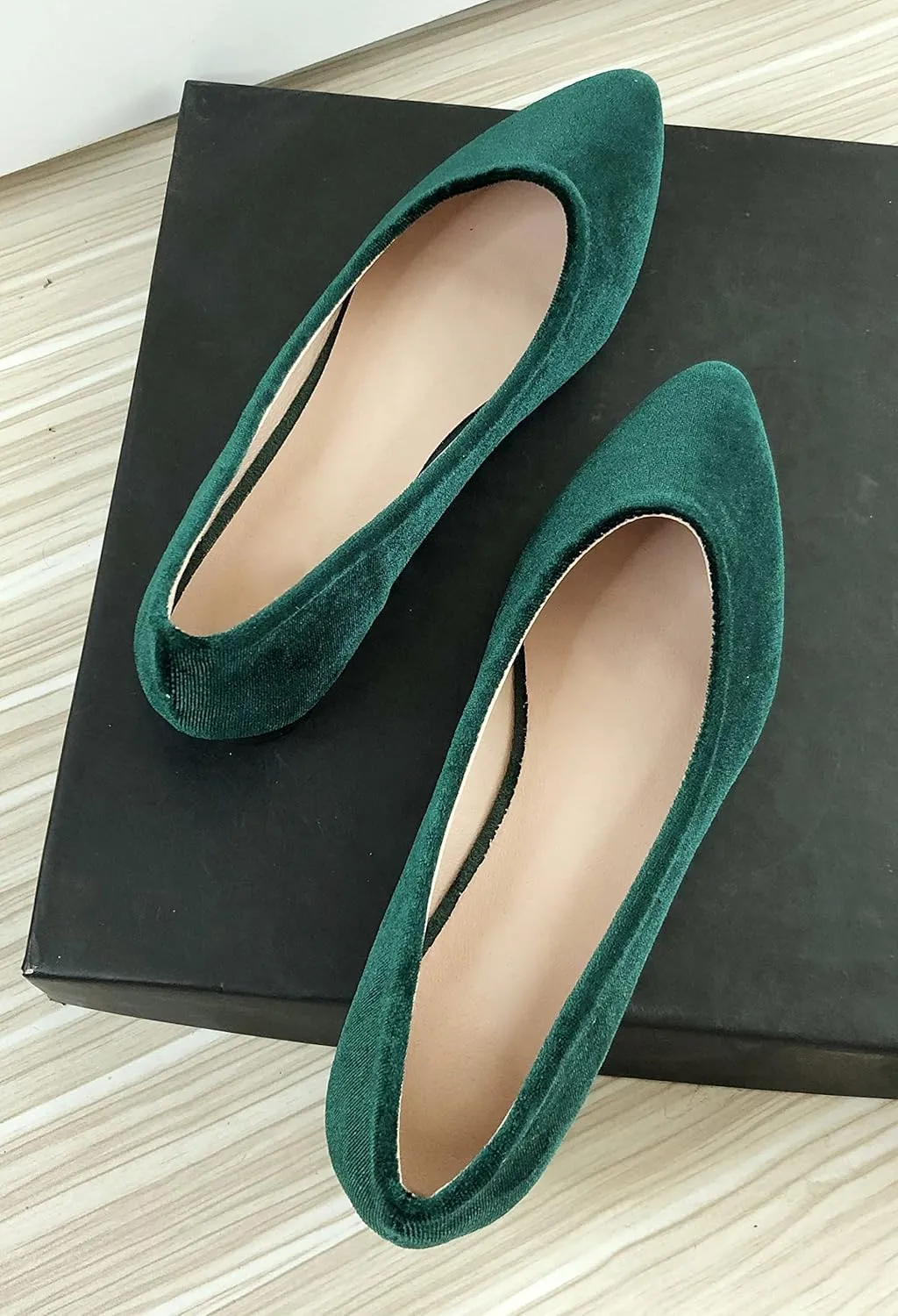 SAILING LU Flat Shoes for Women Casual Slip on Loafers Comfort Pointy Toe Ballet Flats Velvet Foldable Shoes