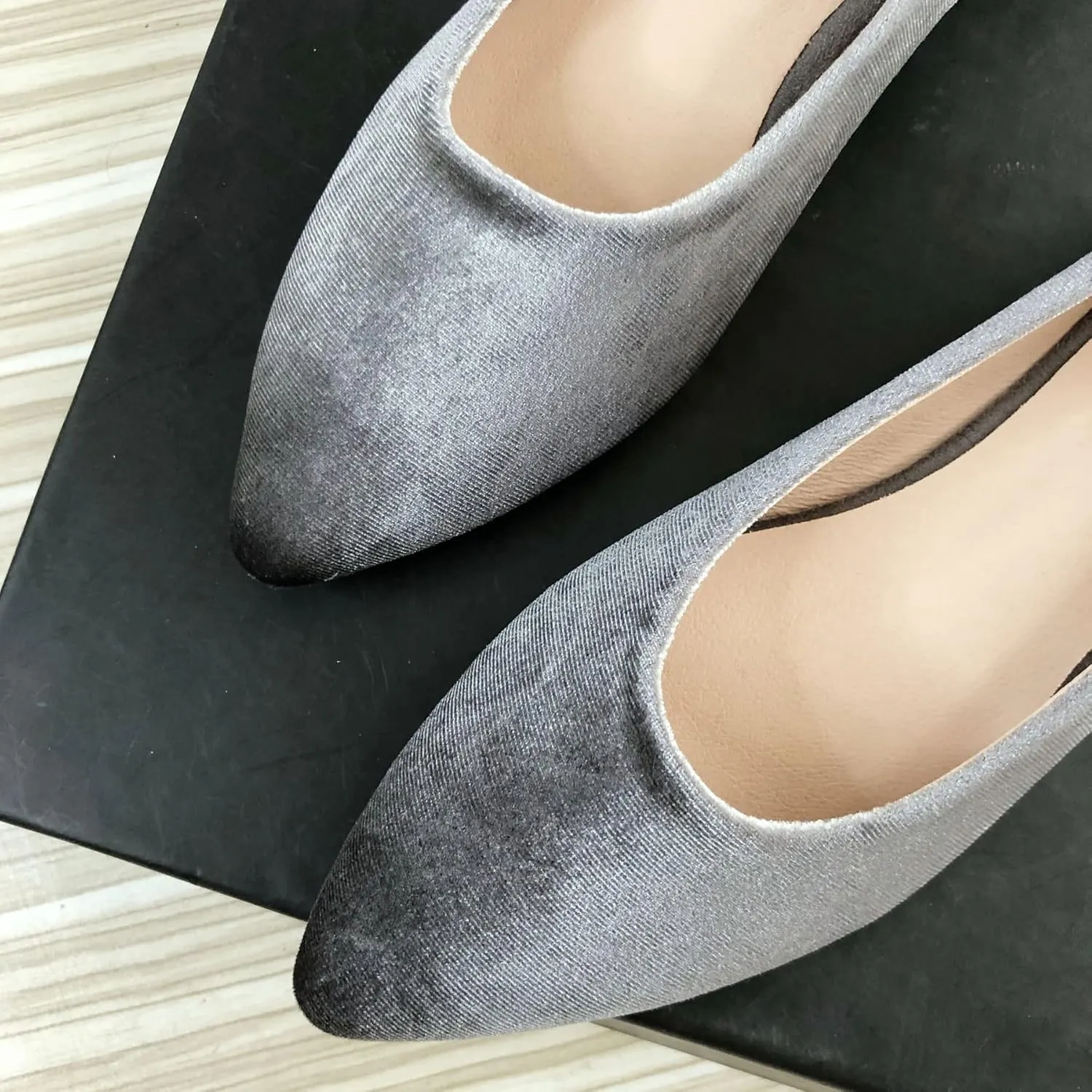 SAILING LU Flat Shoes for Women Casual Slip on Loafers Comfort Pointy Toe Ballet Flats Velvet Foldable Shoes