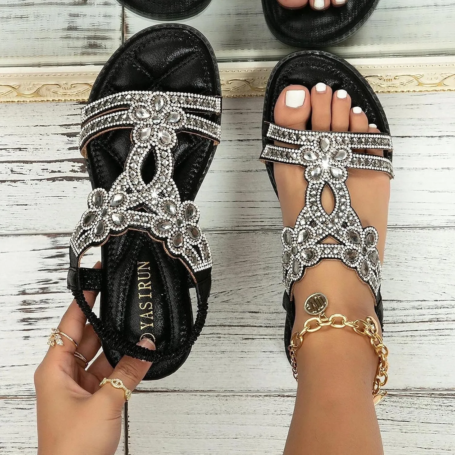 Sparkly Sandals Women Summer Dressy 2024 Wedding Flat Sandals Rhinestone Sandal Floral Gladiator Sandals with Toe Ring Bohemian Flip Flops for Bride Crystal Beach Shoes Comfortable