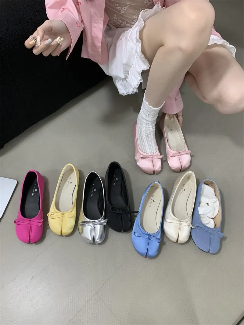 Tabi Shoes Women Slip on Bow Decorated Ballet Flat - Low Top Split Toe Orthopedic Sandals Cute Casual Retro Lightweight Comfortable Walking Loafers Female Solid All-Match for Daily Wear Beach Travel