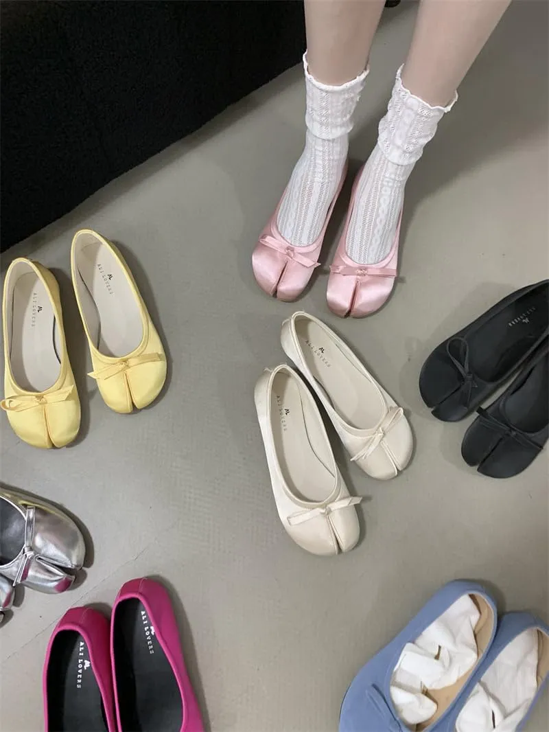 Tabi Shoes Women Slip on Bow Decorated Ballet Flat - Low Top Split Toe Orthopedic Sandals Cute Casual Retro Lightweight Comfortable Walking Loafers Female Solid All-Match for Daily Wear Beach Travel