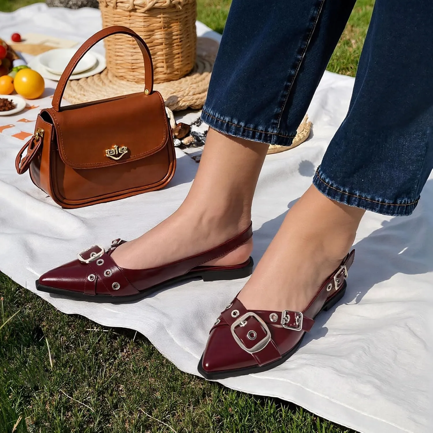 Women's Slingback Flats Closed Pointed Toe Low Heel Dress Flat Shoes Buckle Pathent Leather Ballet Flats for Women 2025 Comfrotable Work